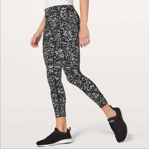 Lululemon Tight Stuff Tight II sz 6